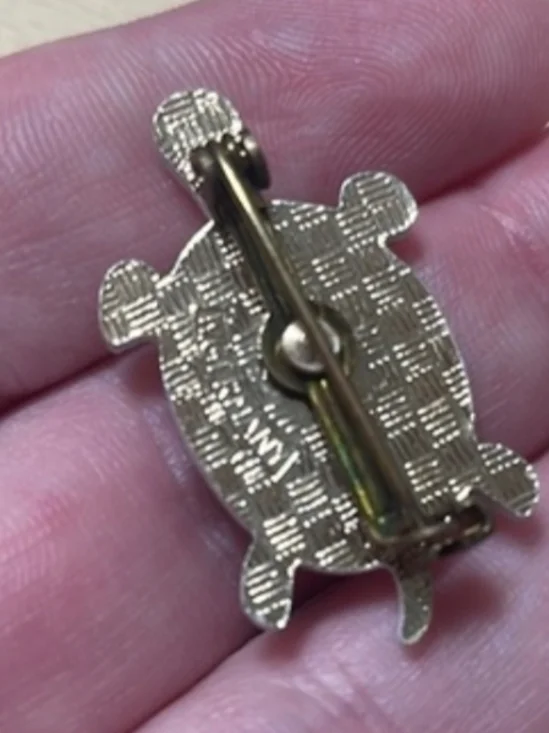 W Germany Vintage 50s Textured Gold Foil White Turtle Brooch Pin - Picture 3 of 7